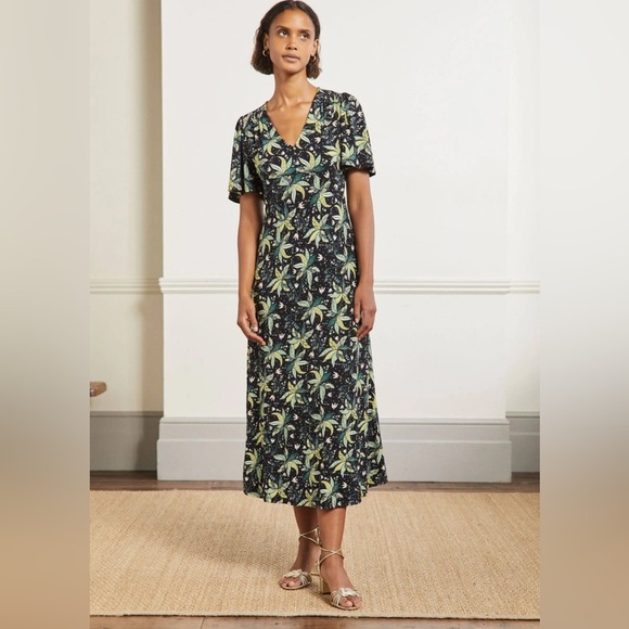 Boden Dresses & Skirts - BODEN  V Neck Black Oriental Cascade Midi dress 8 tea dress